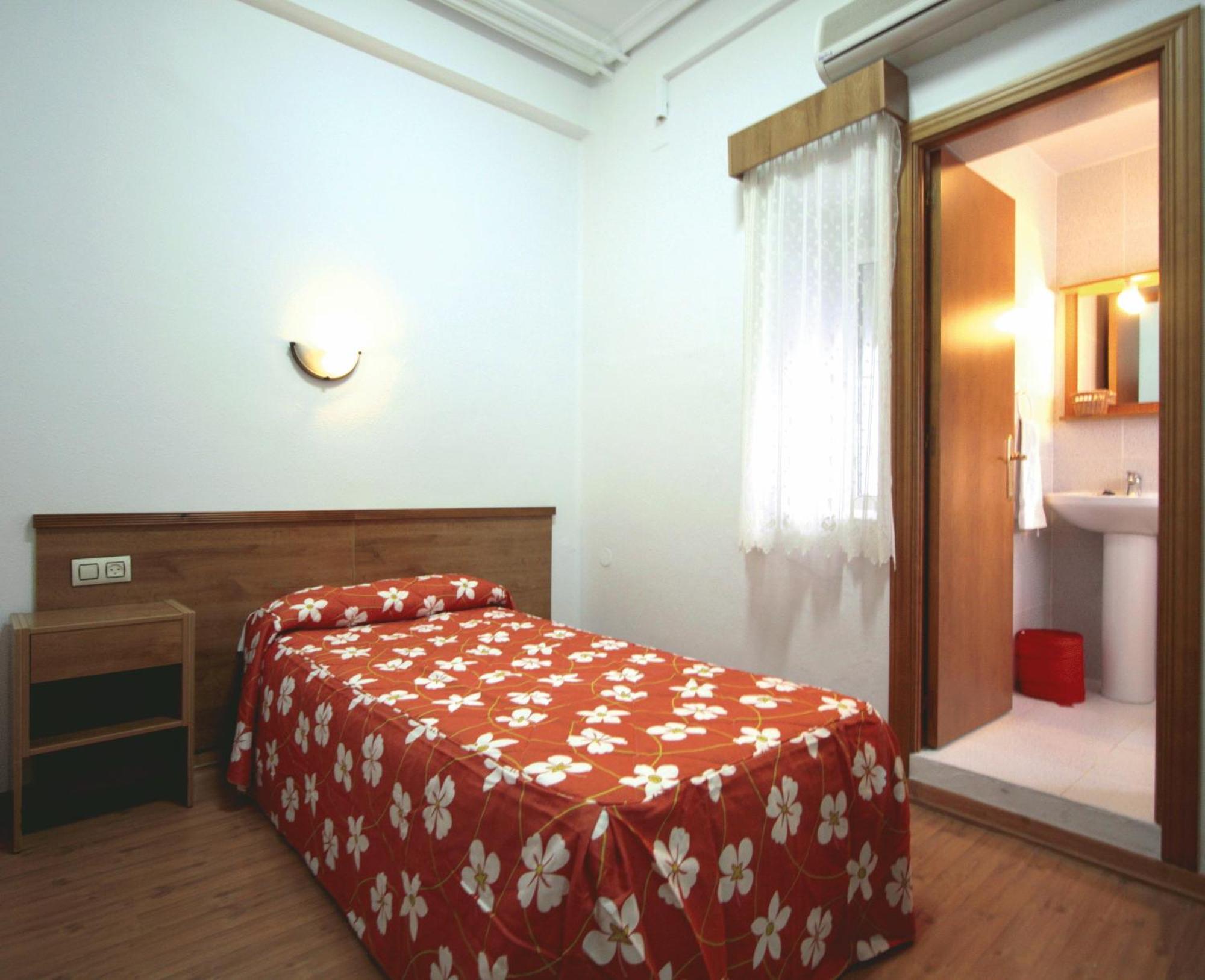 Hostal Anas Merida Exterior photo
