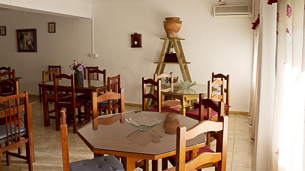 Hostal Anas Merida Exterior photo