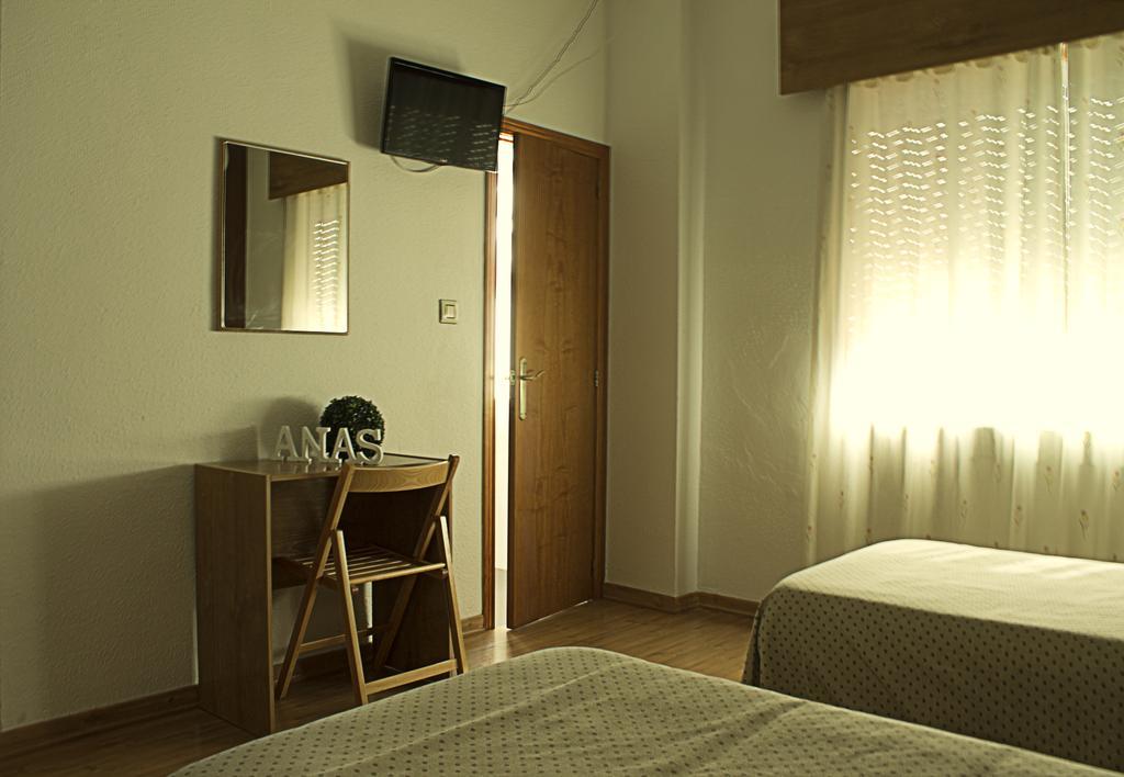 Hostal Anas Merida Exterior photo