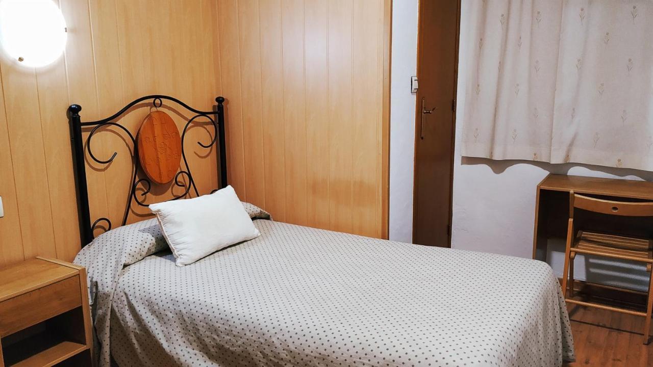 Hostal Anas Merida Exterior photo